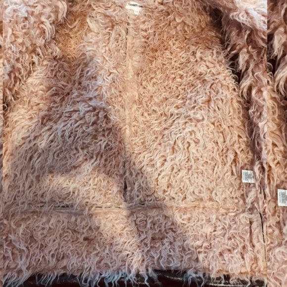 💥STUNNING!💥Pink Faux Mongolian Fur Collar & Lining Glossy Leather Moto Jacket - Picture 9 of 16